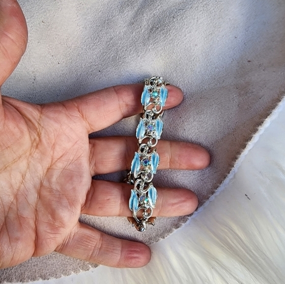 Vintage Aurora Borealis bracelets - Picture 5 of 16